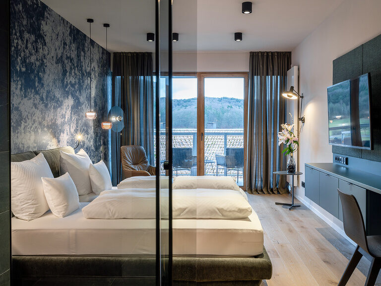 Das Premiumzimmer im 4-Sterne Wellnesshotel mit der modernen Einrichtung