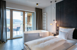 Die Skysuite mit der privaten Sauna auf dem Balkon