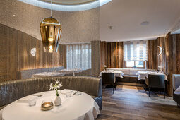 Das modern designte Restaurant Cheval Blanc des Wellnesshotels Weißes Roß wurde mit einem Michelin Stern ausgezeichnet.
